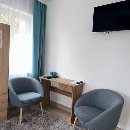 Hostel Mleczna - Metro Zacisze Warsaw Exterior photo