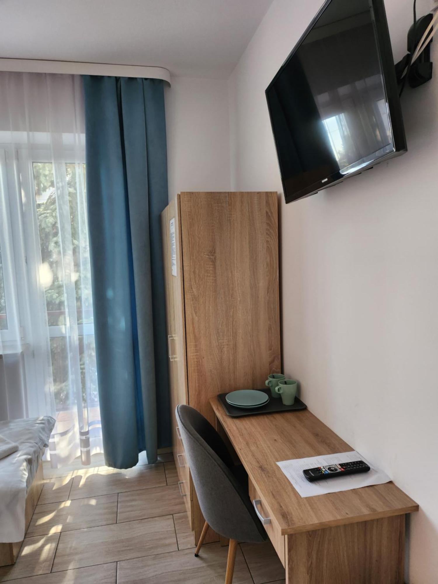 Hostel Mleczna - Metro Zacisze Warsaw Exterior photo
